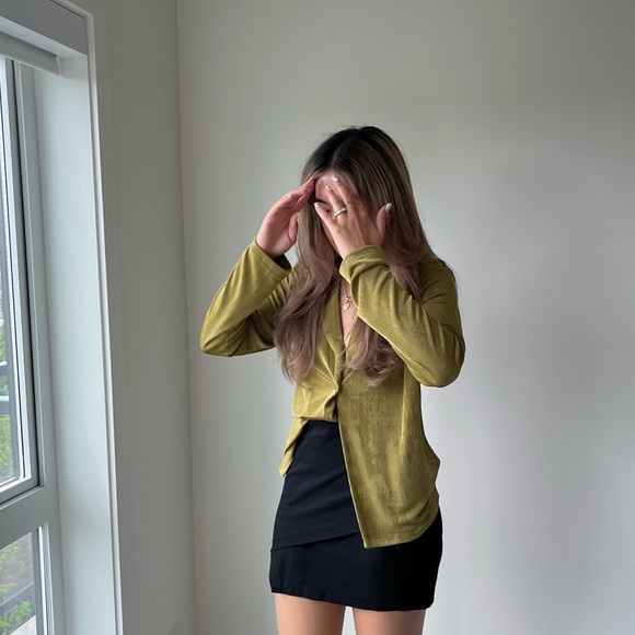 Verge Girl Button Up - Picture 2 of 2